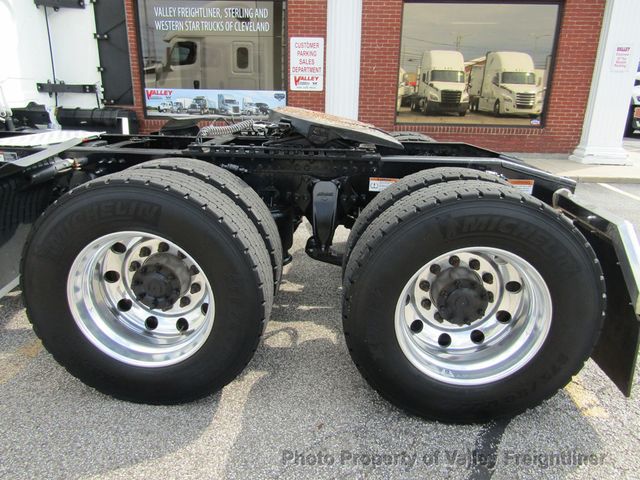 2023 Freightliner Cascadia 126 Picture 10 2023 Freightliner Cascadia 126-10