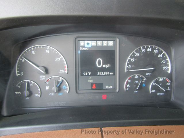 2023 Freightliner Cascadia 126 Picture 16 2023 Freightliner Cascadia 126-16