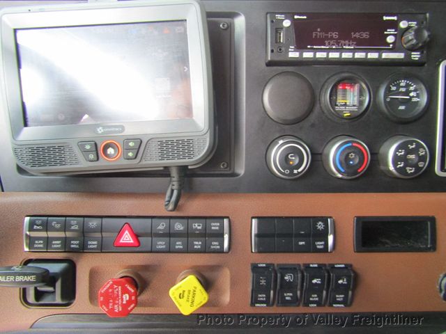 2023 Freightliner Cascadia 126 Picture 18 2023 Freightliner Cascadia 126-18