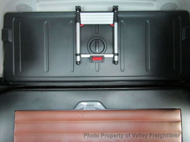 2023 Freightliner Cascadia 126 Picture 23 2023 Freightliner Cascadia 126-23