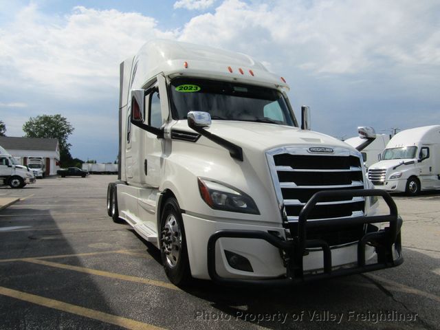 2023 Freightliner Cascadia 126 Picture 3 2023 Freightliner Cascadia 126-3