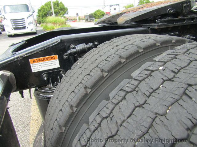 2023 Freightliner Cascadia 126 Picture 6 2023 Freightliner Cascadia 126-6