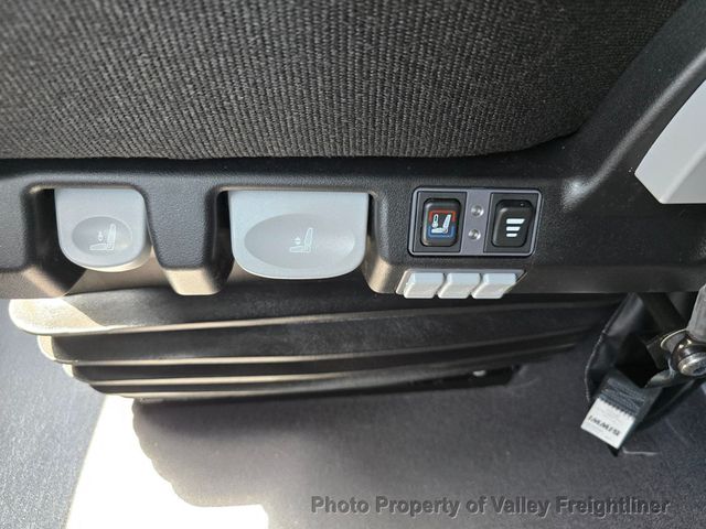 2026 Freightliner Cascadia-9