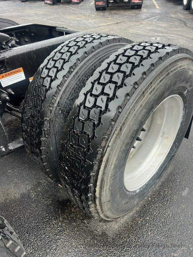 2020 Freightliner Cascadia 126-10