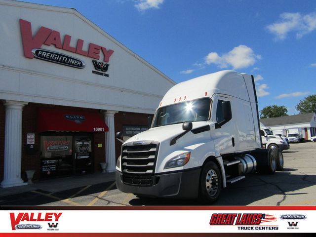 2020 Freightliner Cascadia 126