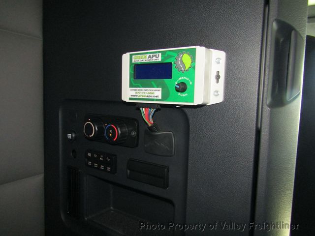 2020 Freightliner Cascadia 126-19