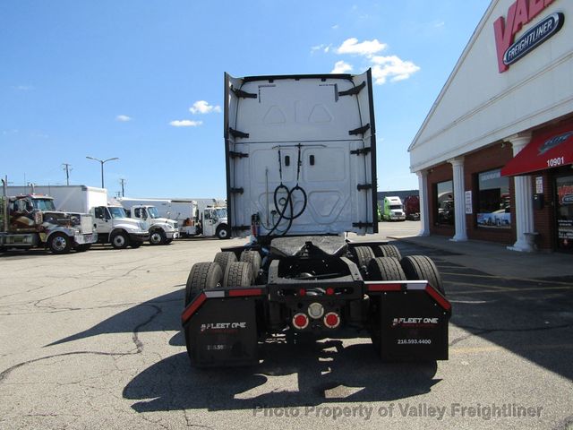 2020 Freightliner Cascadia 126-6
