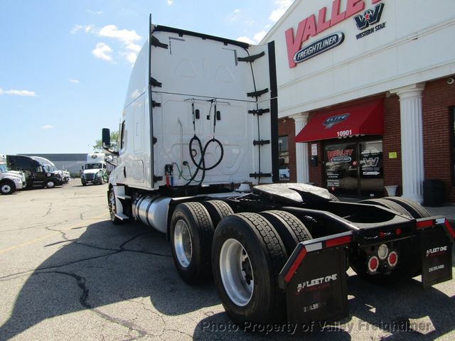 2020 Freightliner Cascadia 126-7