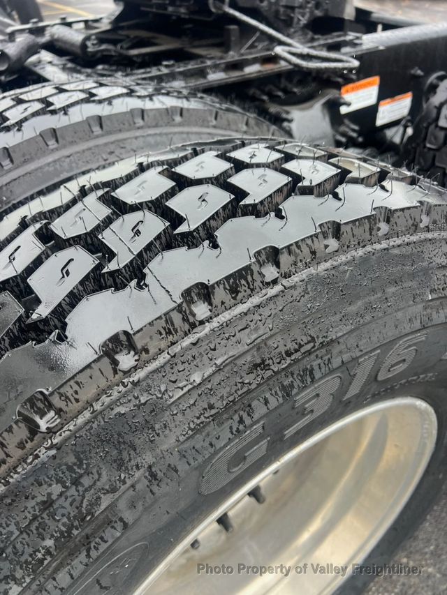 2020 Freightliner Cascadia 126-9