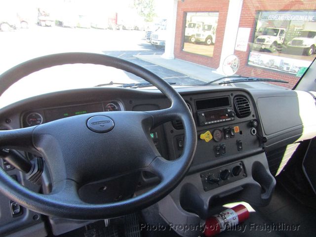 2022 Freightliner M2106-16