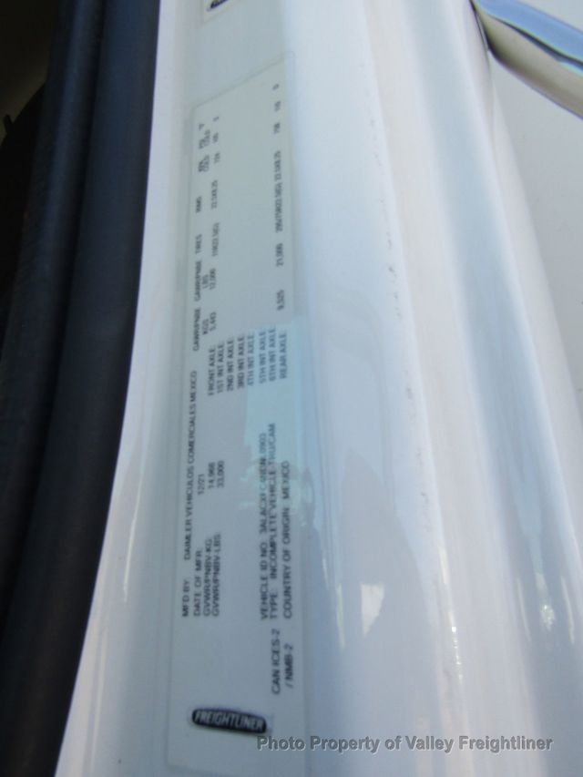 2022 Freightliner M2106-18