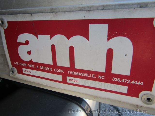 2022 Freightliner M2106-25