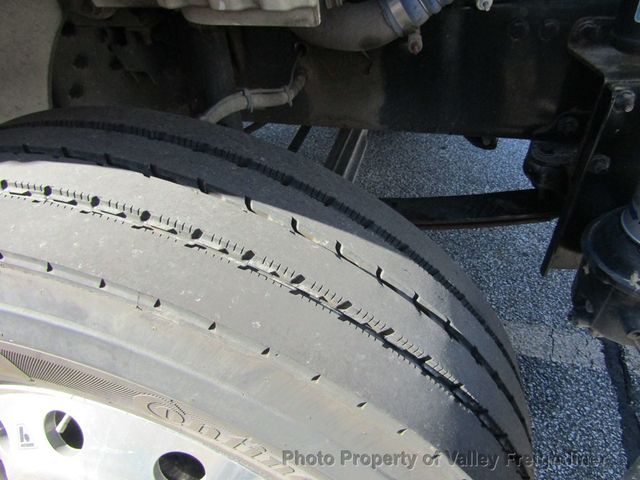 2022 Freightliner M2106-26