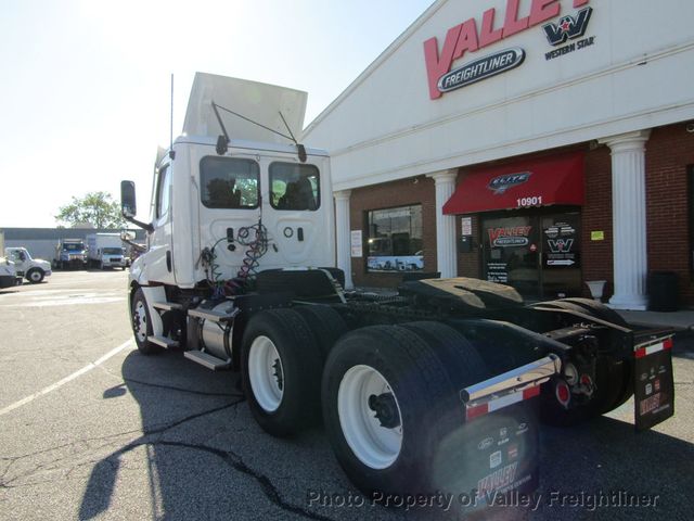 2020 Freightliner Cascadia 126 Picture 7 2020 Freightliner Cascadia 126-7