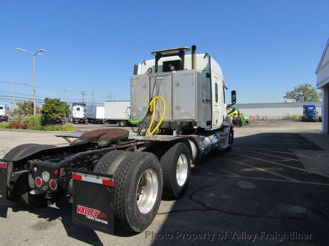 2020 Freightliner Cascadia 126