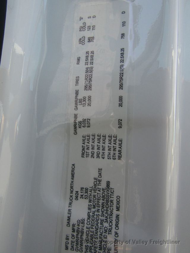 2025 Freightliner Cascadia 126 Picture 11 2025 Freightliner Cascadia 126-11