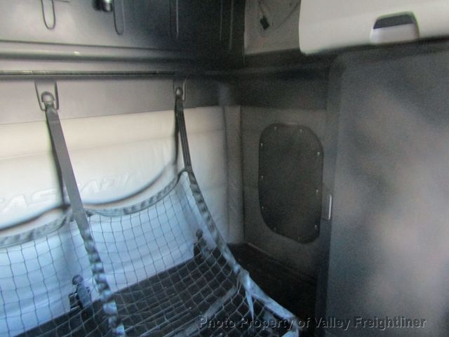 2022 Freightliner Cascadia 126 Picture 16 2022 Freightliner Cascadia 126-16