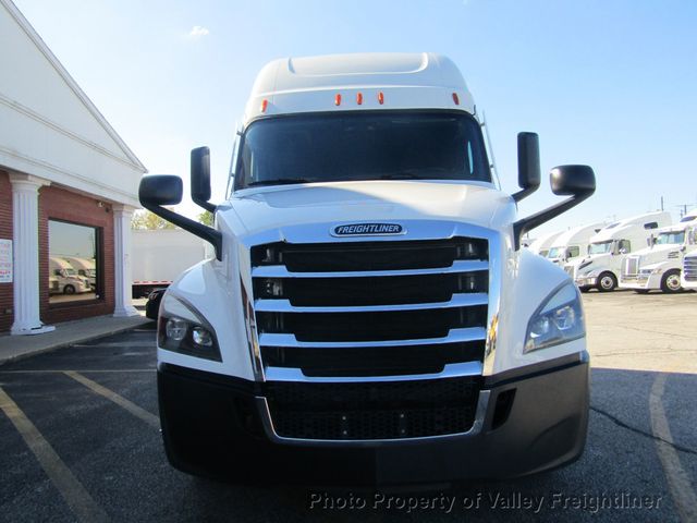 2022 Freightliner Cascadia 126 Picture 2 2022 Freightliner Cascadia 126-2