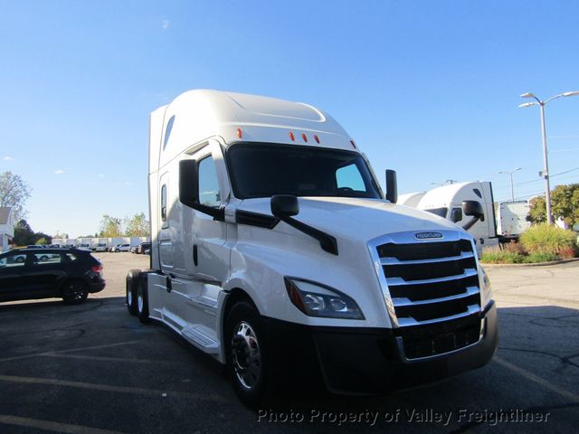 2022 Freightliner Cascadia 126 Picture 3 2022 Freightliner Cascadia 126-3