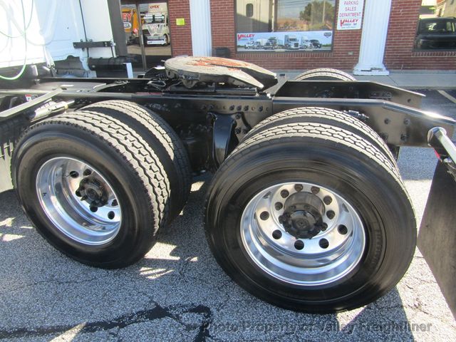 2022 Freightliner Cascadia 126 Picture 9 2022 Freightliner Cascadia 126-9