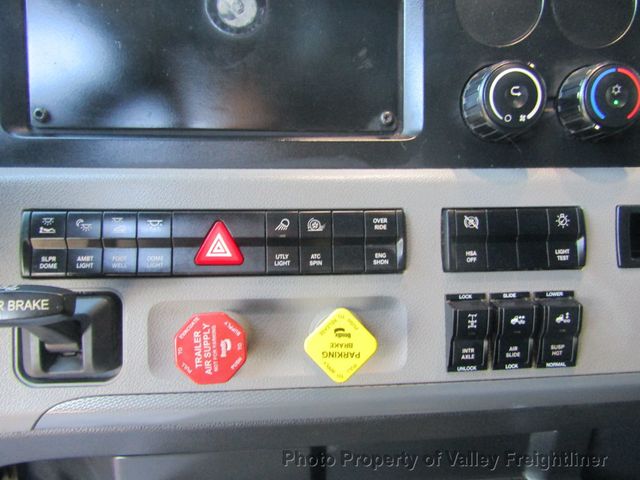 2022 Freightliner Cascadia 126-10