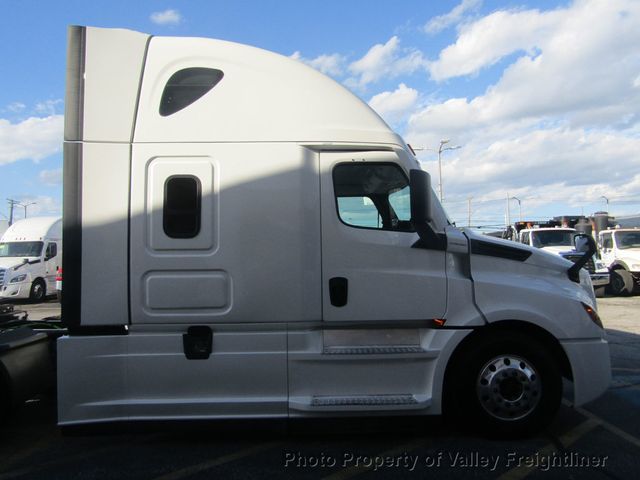 2022 Freightliner Cascadia 126-4
