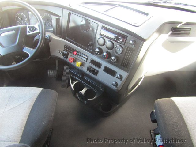 2021 Freightliner Cascadia 126 Picture 13 2021 Freightliner Cascadia 126-13