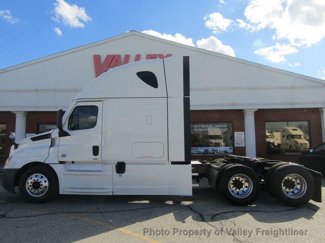 2021 Freightliner Cascadia 126 Picture 5 2021 Freightliner Cascadia 126-5
