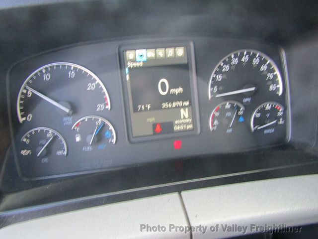 2021 Freightliner Cascadia 126 Picture 14 2021 Freightliner Cascadia 126-14