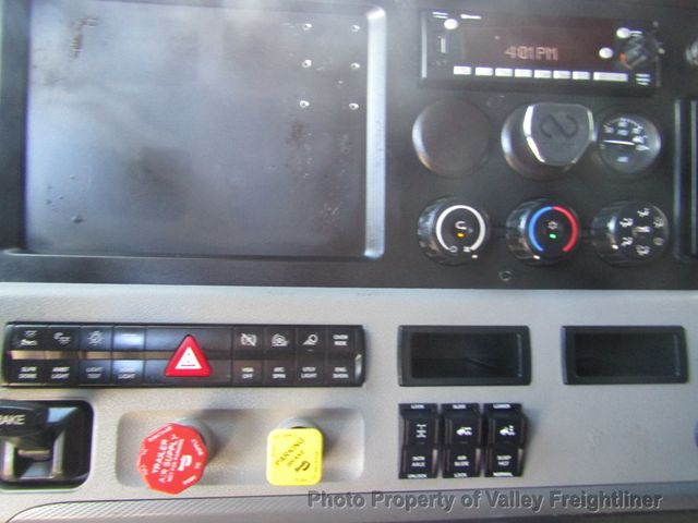 2021 Freightliner Cascadia 126 Picture 17 2021 Freightliner Cascadia 126-17