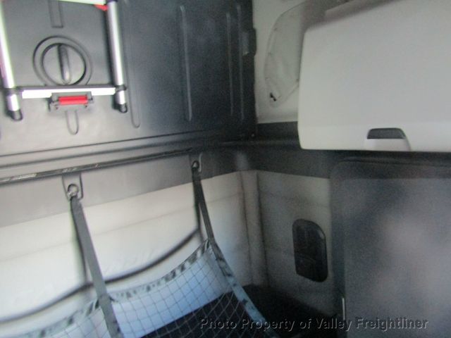2021 Freightliner Cascadia 126 Picture 21 2021 Freightliner Cascadia 126-21