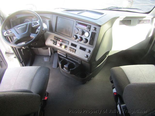 2021 Freightliner Cascadia 126 Picture 23 2021 Freightliner Cascadia 126-23