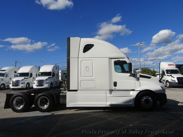 2021 Freightliner Cascadia 126 Picture 4 2021 Freightliner Cascadia 126-4
