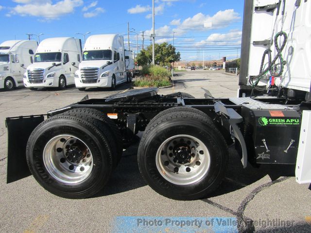 2021 Freightliner Cascadia 126 Picture 5 2021 Freightliner Cascadia 126-5