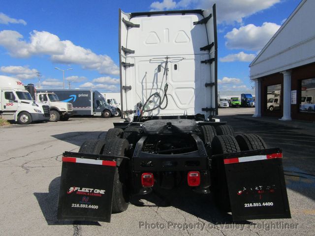 2021 Freightliner Cascadia 126 Picture 7 2021 Freightliner Cascadia 126-7