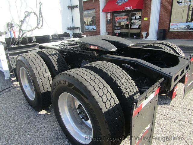 2021 Freightliner Cascadia 126 Picture 8 2021 Freightliner Cascadia 126-8