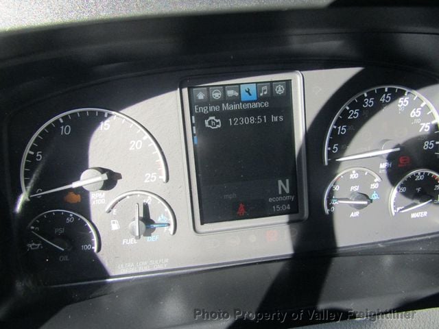 2021 Freightliner Cascadia 126-10