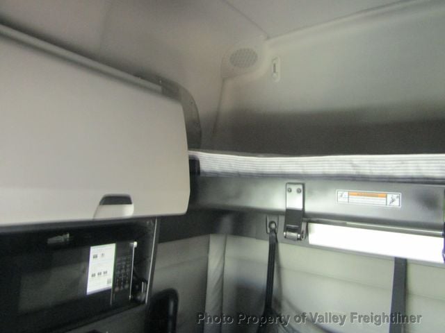 2021 Freightliner Cascadia 126-12