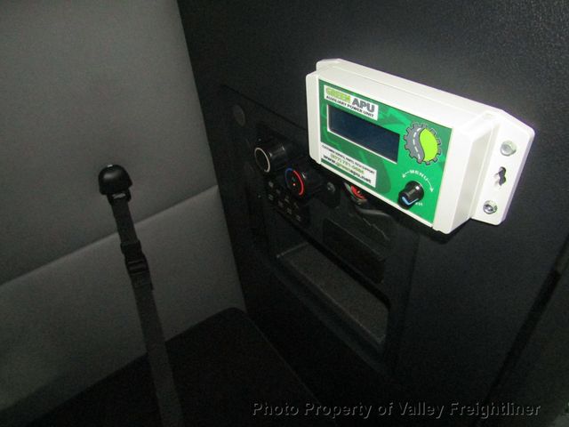 2021 Freightliner Cascadia 126-14