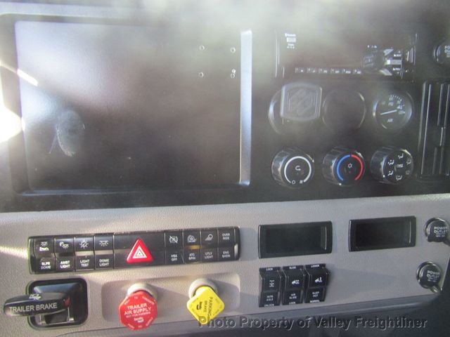 2021 Freightliner Cascadia 126-15