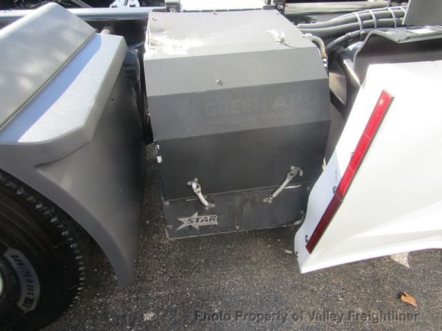 2021 Freightliner Cascadia 126-18