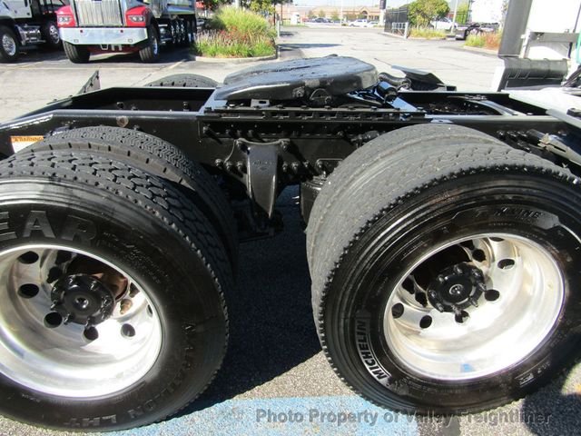 2021 Freightliner Cascadia 126-19