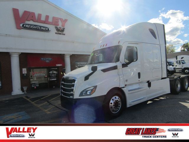 2021 Freightliner Cascadia 126