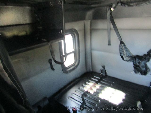 2022 Freightliner Cascadia 126 Picture 10 2022 Freightliner Cascadia 126-10