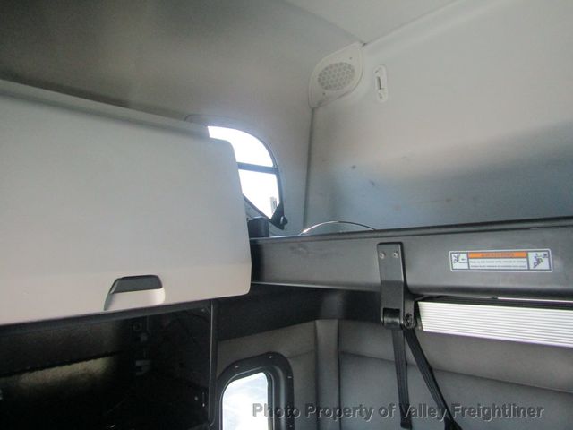 2022 Freightliner Cascadia 126 Picture 11 2022 Freightliner Cascadia 126-11