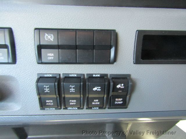 2022 Freightliner Cascadia 126 Picture 16 2022 Freightliner Cascadia 126-16