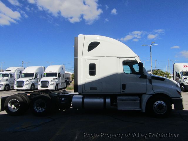 2022 Freightliner Cascadia 126 Picture 5 2022 Freightliner Cascadia 126-5