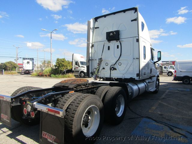 2022 Freightliner Cascadia 126 Picture 9 2022 Freightliner Cascadia 126-9