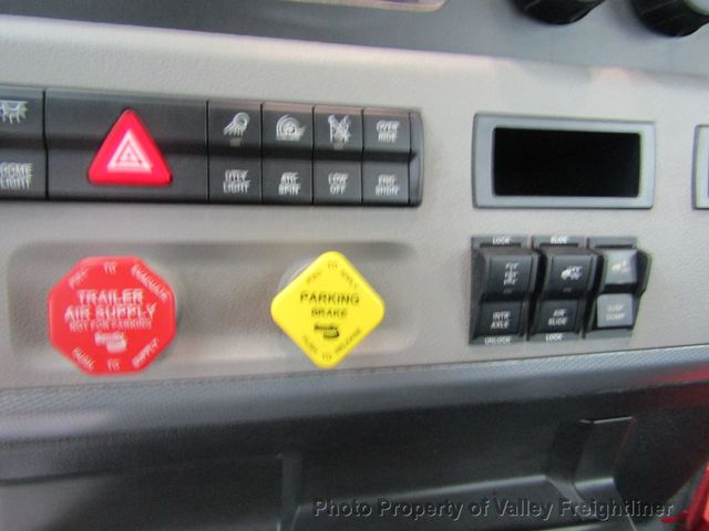 2020 Freightliner Cascadia 126-13