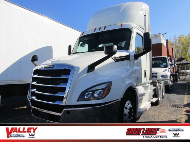 2020 Freightliner Cascadia 126